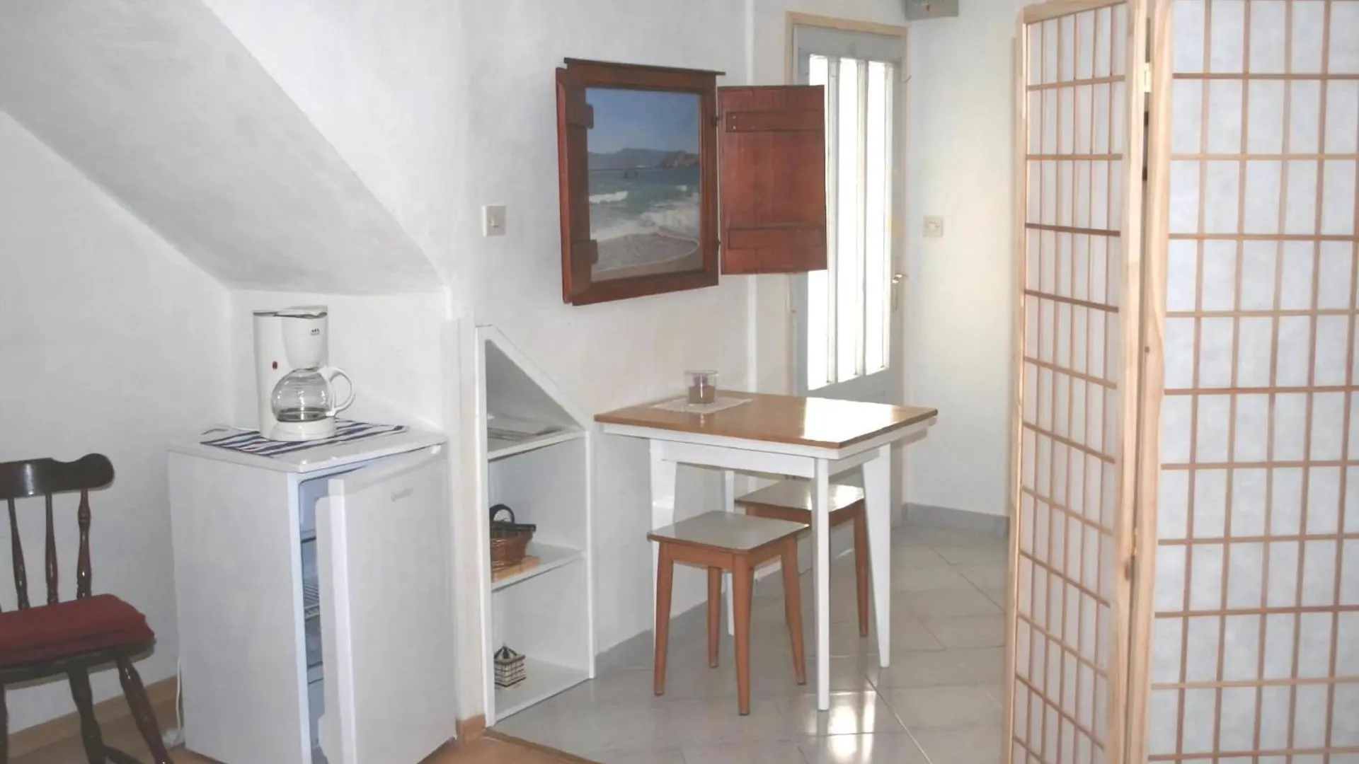 Studio In Einem Traditionellen Steinhaus, In Baska
